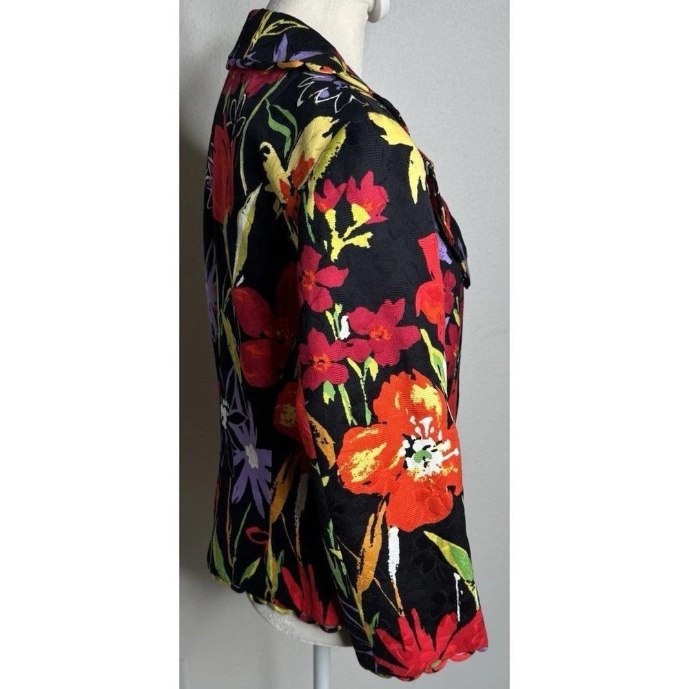 Carlisle, VTG 90s Black Floral Blazer, Short Scalloped Hem - Picture 6 of 9